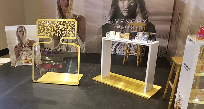 signage-display-17